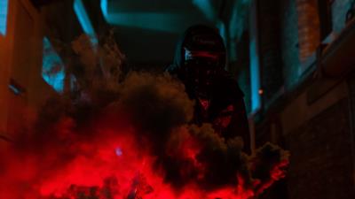 Man mask smoke 4k wallpaper