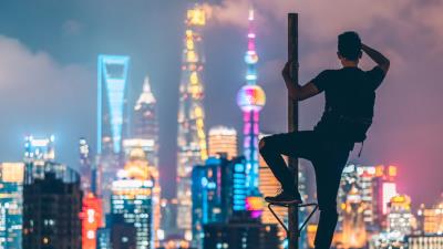 Man night city view 4k wallpaper