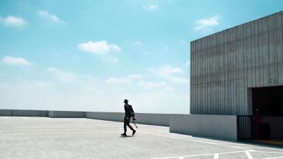 Man photographer roof 4k wallpaper