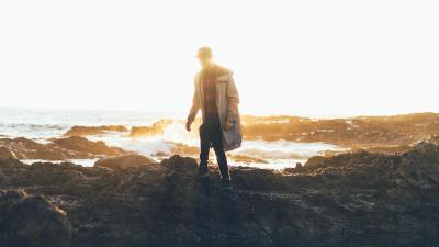 Man sea coast 4k wallpaper