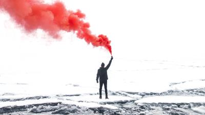 Man smoke ice floe 4k wallpaper