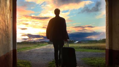 Man suitcase travel 4k wallpaper