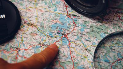 Map finger route travel 4k wallpaper