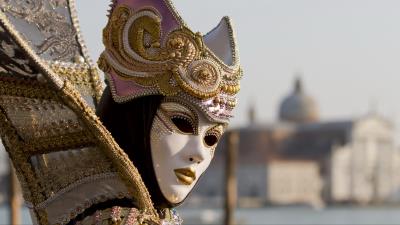 Mask outfit venice masquerad 4k wallpaper