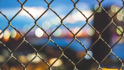 Mesh glare fence 4k wallpaper