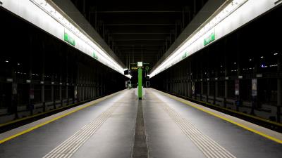 Metro perspective building 4k wallpaper