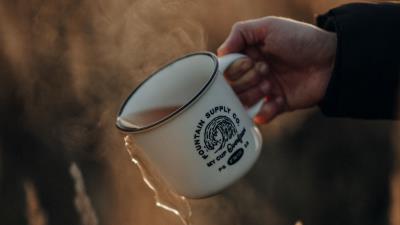 Mug tea stream 4k wallpaper