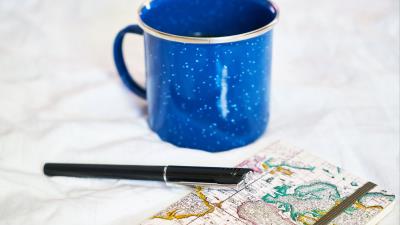 Notebook pen cup 4k wallpaper