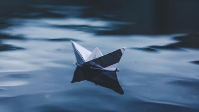 Origami boat water 4k wallpaper