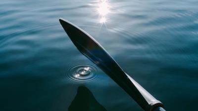 Paddle boat ripples 4k wallpaper