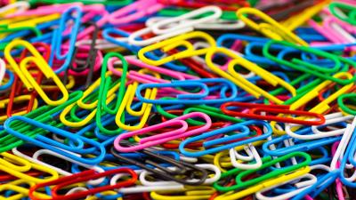 Paper clips colored fixation 4k wallpaper