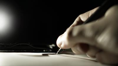 Pen hand writing 4k wallpaper