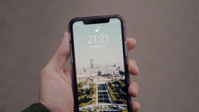 Phone hand wallpaper 4k wallpaper