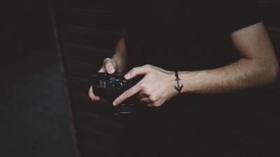 Photographer hands camera 4k wallpaper