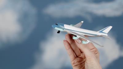 Plane hand sk 4k wallpaper