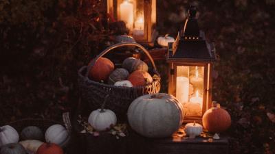 Pumpkins basket lanterns 4k wallpaper