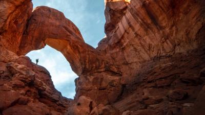 Rock arch man 4k wallpaper