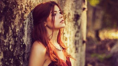 Red head girl outdoor 8k wallpaper