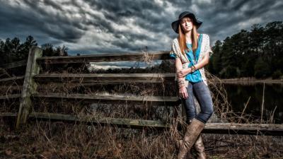 Woman at the fence 8k wallpaper