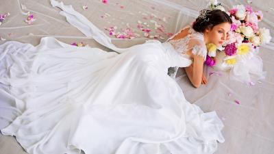 Brunette bride 8k wallpaper