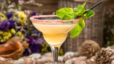 Cocktail Drink Glass Mint 8k wallpaper