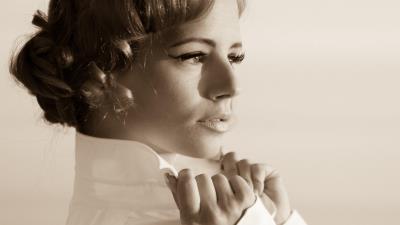 Girl eyes eyelashes shirt 8k wallpaper