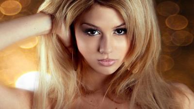 Pretty blonde 8k wallpaper