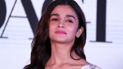 Alia bhatt bollywood actress hd 5k wallpaper