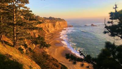 Greyhound Rock Davenport California 5K wallpaper