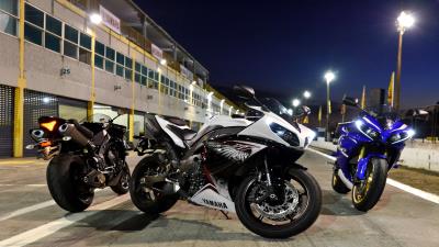 Yamaha r1 bikes pic wallpaper