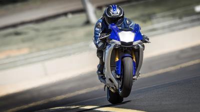 Yamaha yzf r1 2016 wallpaper