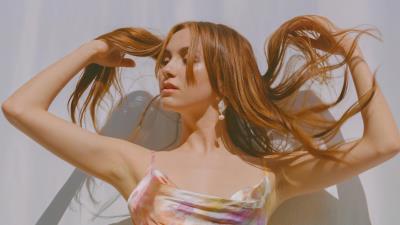 2021 maude apatow davis bates photoshoot 4k 0s wallpaper