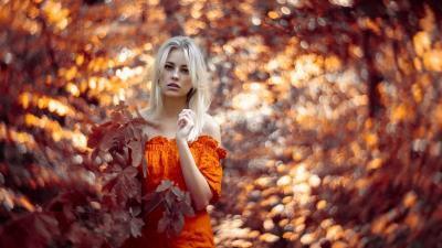 Autumn girl outdoor 4k wallpaper