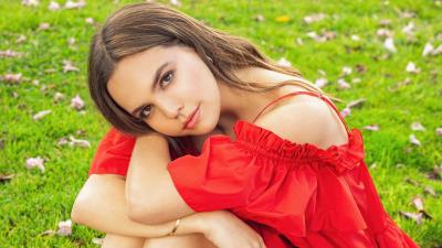 Bailee madison red dress 2021 wallpaper