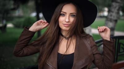 blue eyes brunette girl depth of field y0 wallpaper