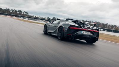 bugatti chiron pur sport rear 7e wallpaper