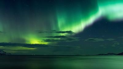 Green aurora boreali 4k wallpaper