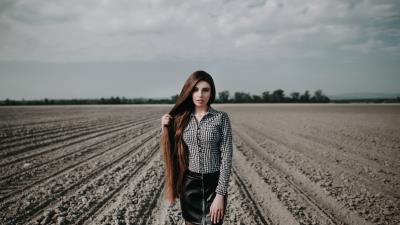 long hair girl outdoors field os wallpaper