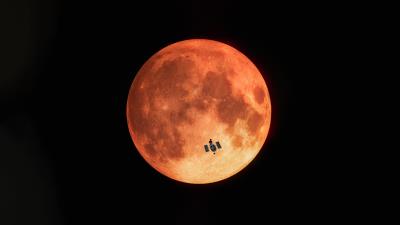 moon lunar eclipse dark 4k p8 wallpaper