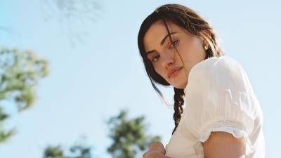 phoebe tonkin reformation fibretrace campaign 2021 4k f7 wallpaper