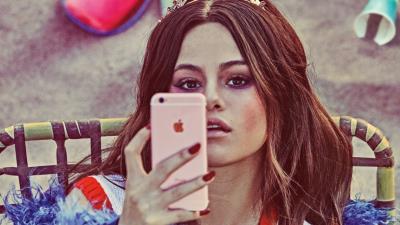 selena gomez w magazine 4k 9s wallpaper