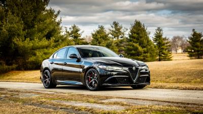 Alfa Romeo Giulia Quadrifoglio 8k wallpaper