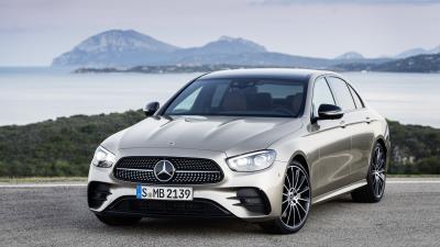 Silver Mercedes Benz E 450 4MATIC AMG Line 8k wallpaper