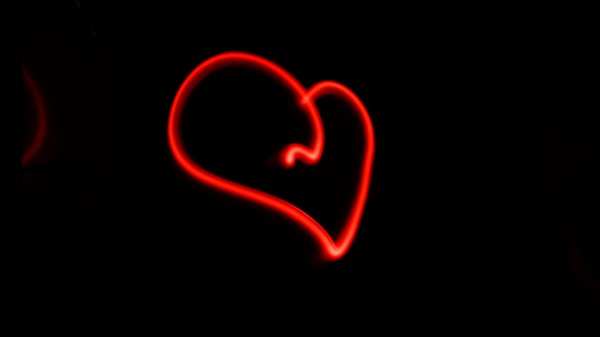 Heart Lines Dark Wallpaper