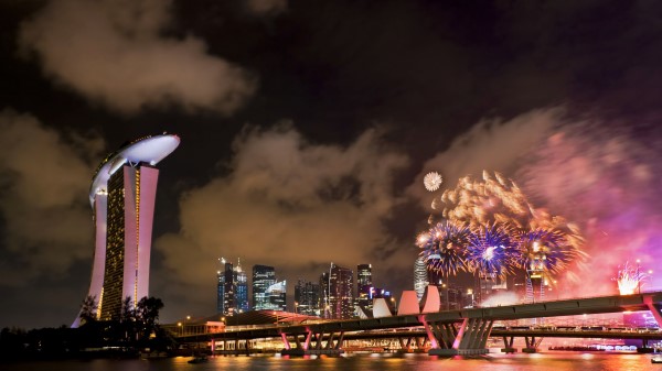 Singapore Holiday Fireworks Bridg wallpaper