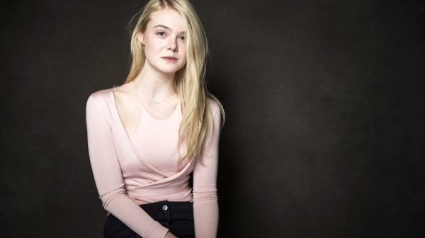 Elle Fanning Actress wallpaper