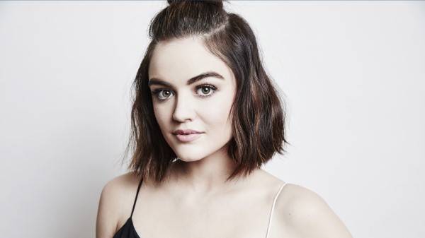 Lucy Hale 5 Ap Wallpaper