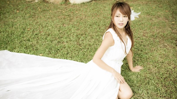 Xiao Xi In A Wedding Dress wallpaper