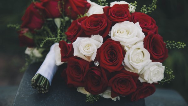 Bouquet Roses Composition wallpaper