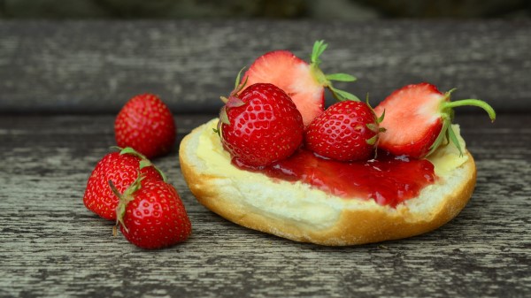 Sandwich Bread Strawberries Wallpaper